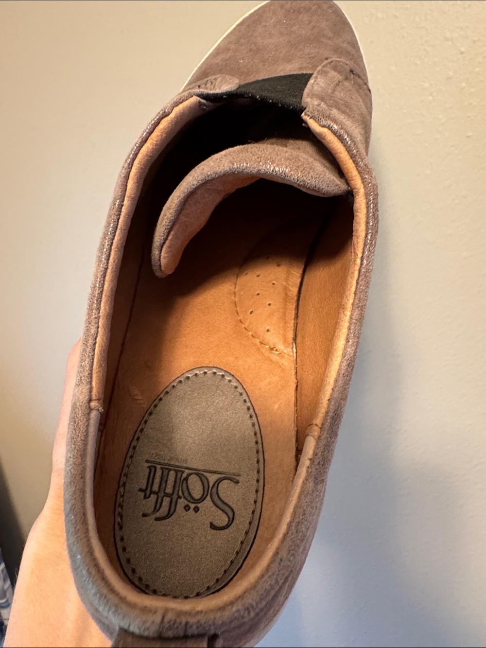 Women’s Leather Sofft Metallic Taupe Slip-On Sneakers Size 9.5 - Picture 5 of 6